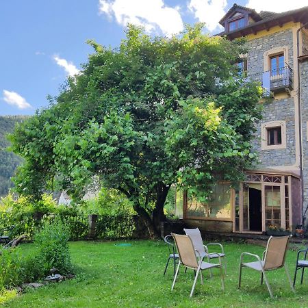 Posada Magoria Guest House Anso Exterior photo
