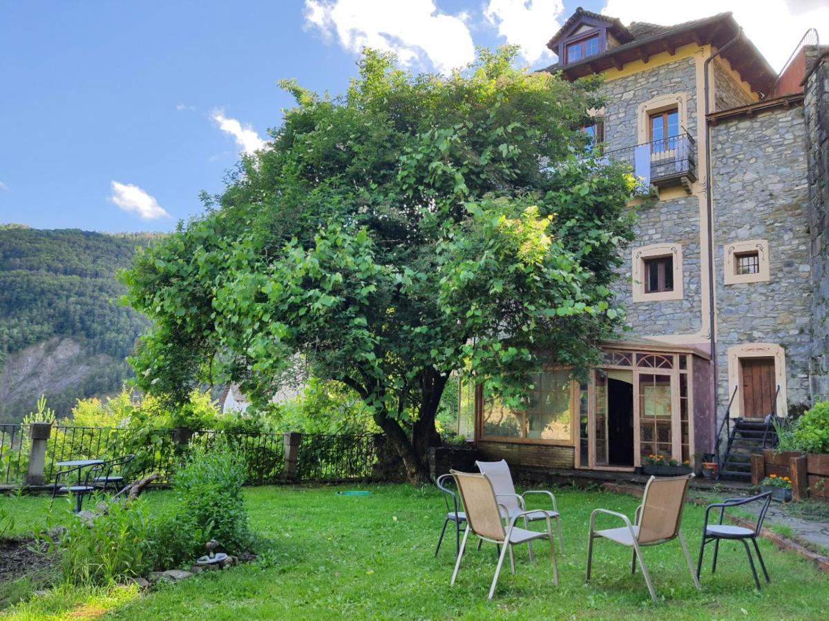 Posada Magoria Guest House Anso Exterior photo