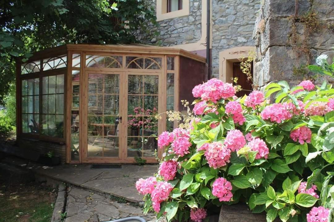Posada Magoria Guest House Anso Exterior photo